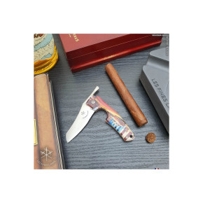 Les Fines Lames TAGLIASIGARI LE PETIT HAVANA STREETS HACIA EL MALECON