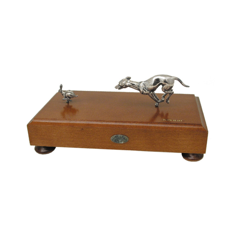 Muela Silverware DOG CHASING HARE ON WOODEN BASE cm 18x10