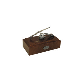 Muela Silverware RIFLE-CARTRIDGE-BACKPACK ON WOODEN BASE